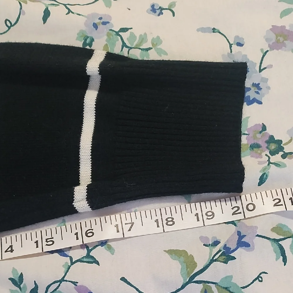 South Pole Black‎ and White Zip Up Sweater